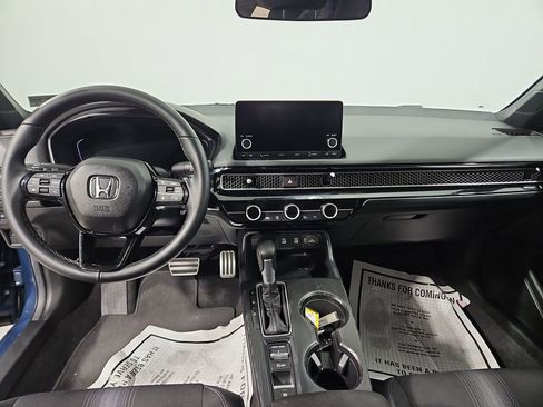Used 2025 Honda Civic Sport image 12