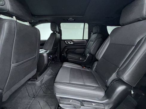 Used 2023 Chevrolet Suburban Z71 w/ Luxury Package AWD/4WD image 11