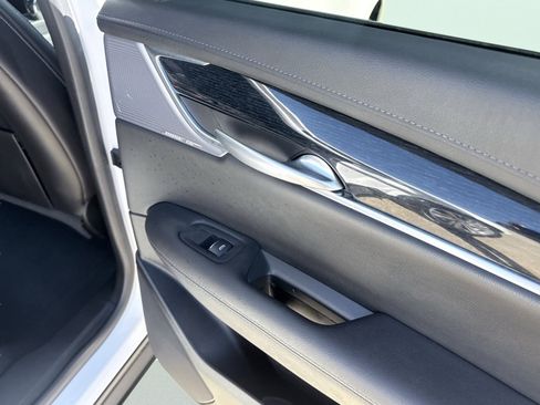 Used 2025 Cadillac XT5 Premium Luxury image 35