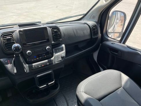 Used 2025 RAM ProMaster 2500 w/ Convenience Group FWD image 11