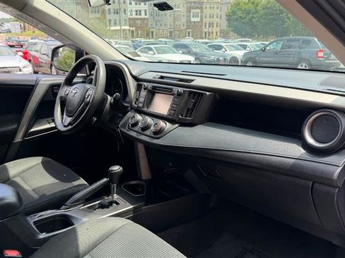 Used 2017 Toyota RAV4 LE AWD/4WD image 14