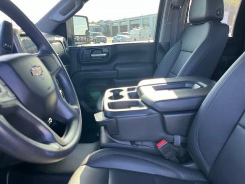 Used 2025 Chevrolet Silverado 2500 W/T w/ WT Convenience Package AWD/4WD image 9