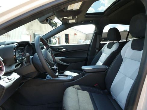 New 2026 Chevrolet Trax RS w/ Sunroof Package FWD image 15