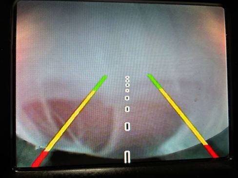 Used 2018 Jeep Cherokee Limited image 25