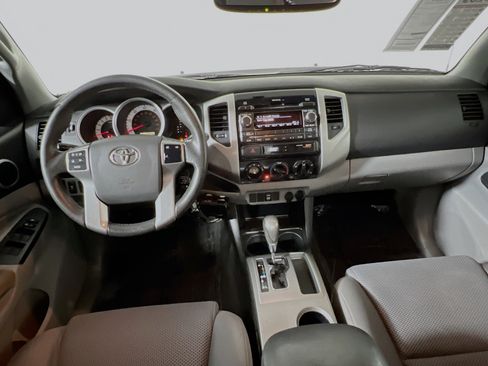 Used 2012 Toyota Tacoma PreRunner image 28