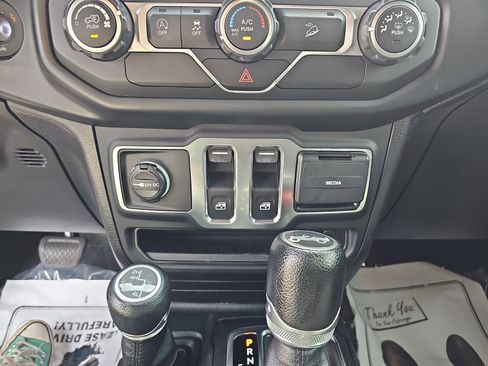 Used 2020 Jeep Wrangler Sport image 30