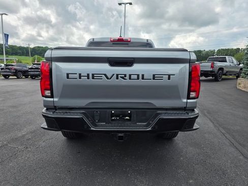 Used 2023 Chevrolet Colorado Z71 w/ Z71 Convenience Package 2 AWD/4WD image 3