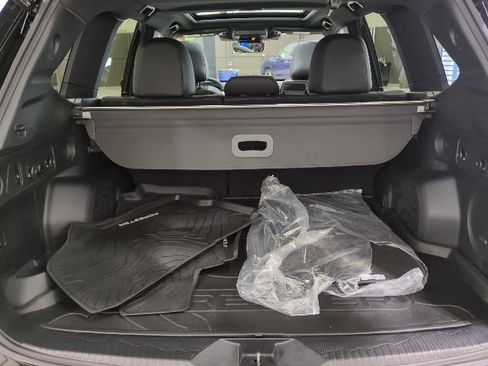 Certified 2025 Subaru Forester Limited image 12