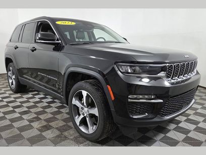 Used 2023 Jeep Grand Cherokee Limited w/ Trailer Tow Prep Group (B)