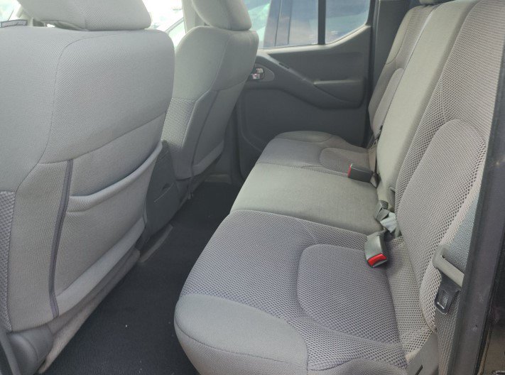 Used 2018 Nissan Frontier SV AWD/4WD image 9