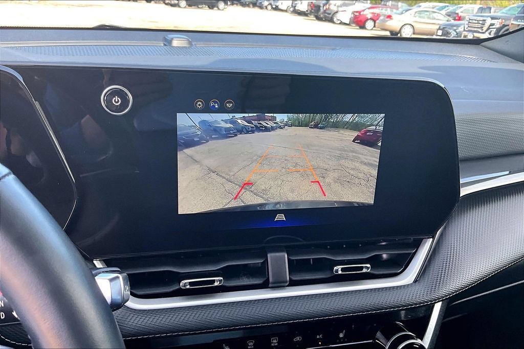 Used 2025 Chevrolet Equinox LT AWD/4WD image 17