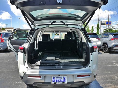 Used 2024 Nissan Pathfinder SL w/ Cargo Package AWD/4WD image 15