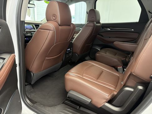 Used 2021 Buick Enclave Avenir w/ Avenir Technology Package FWD image 12