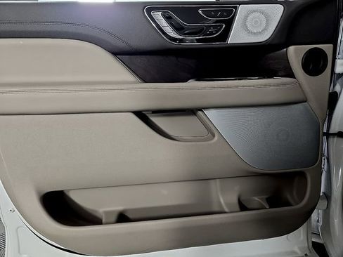 Certified 2024 Lincoln Navigator L Reserve image 14