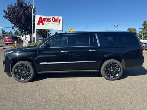 Used 2019 Cadillac Escalade ESV Platinum image 8