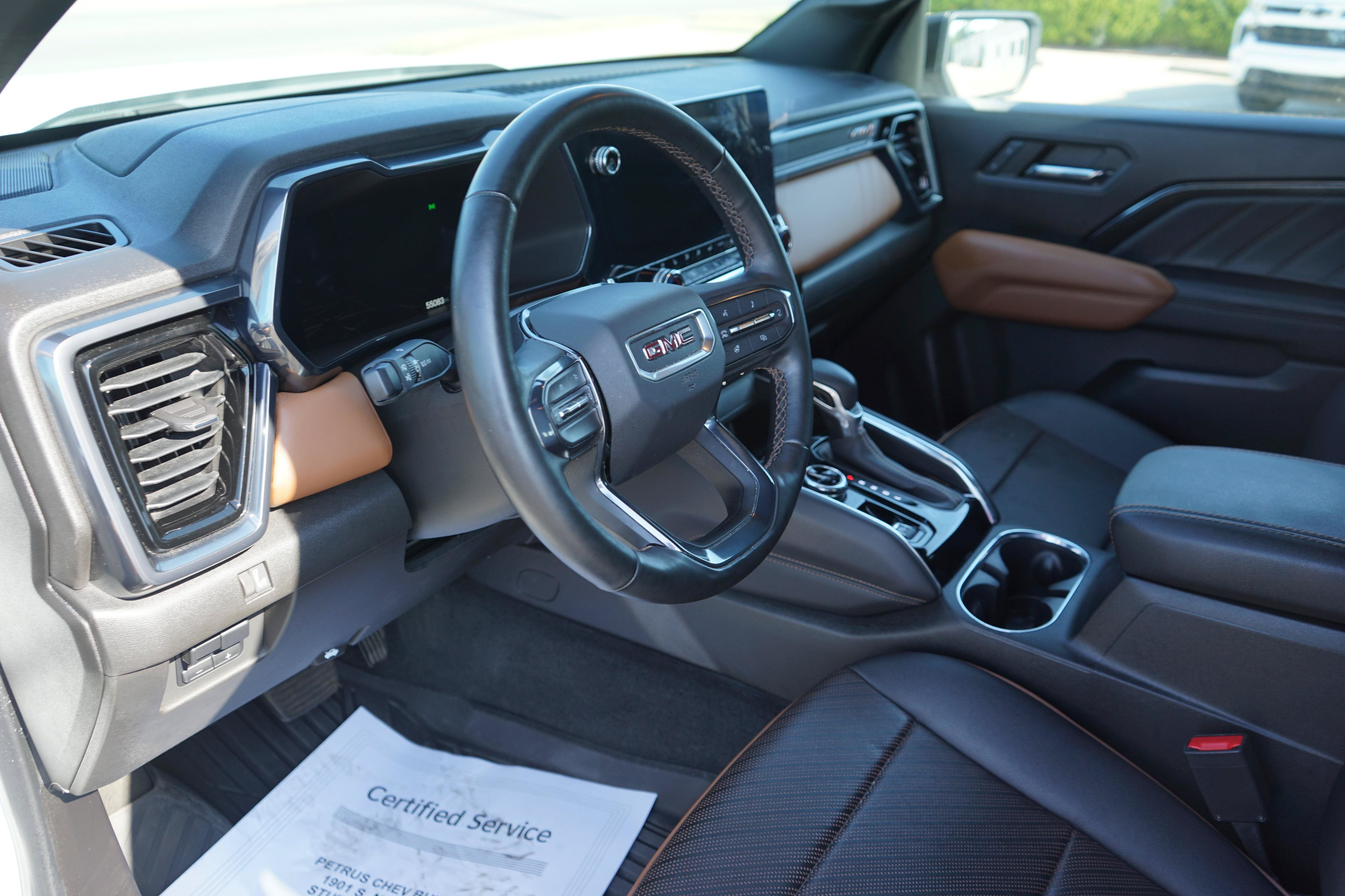 Used 2023 GMC Canyon AT4 w/ AT4 Premium Package AWD/4WD image 10