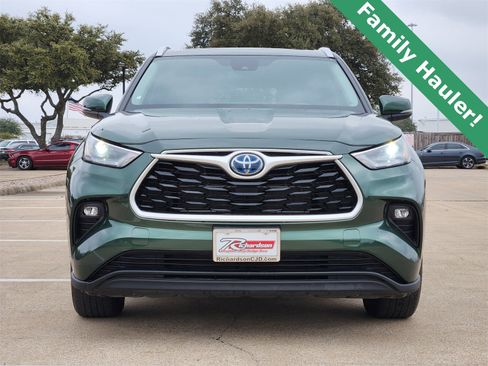 Used 2024 Toyota Highlander XLE image 7