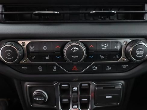 New 2026 Jeep Wrangler Unlimited Sahara AWD/4WD image 27