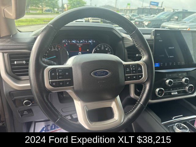 Used 2024 Ford Expedition XLT AWD/4WD image 17