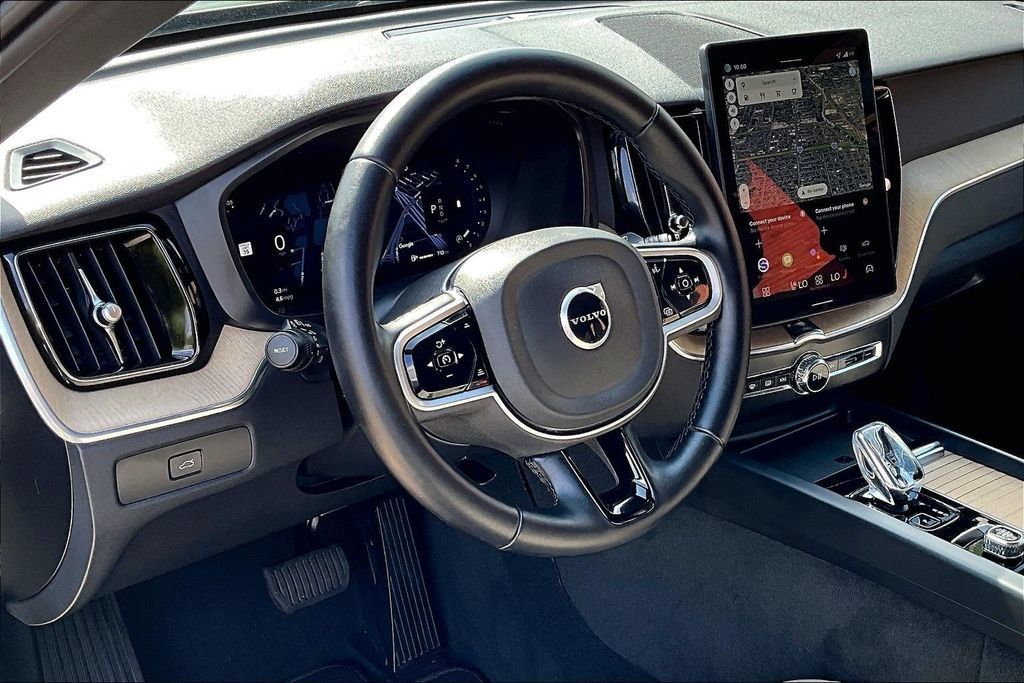 Certified 2026 Volvo XC60 B5 Plus AWD/4WD image 17