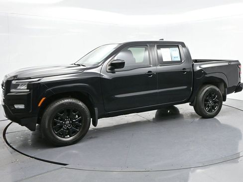 Used 2023 Nissan Frontier SV w/ Midnight Edition Package image 4