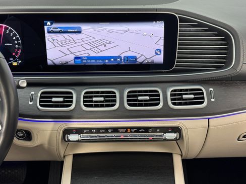 Used 2024 Mercedes-Benz GLE 450e 4MATIC w/ AMG Line Exterior image 26