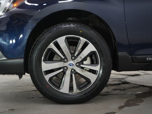 Used 2018 Subaru Outback 3.6R Limited image 30