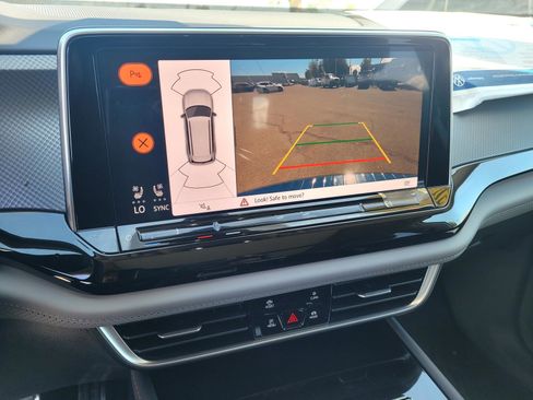 New 2026 Volkswagen Atlas Peak Edition image 10