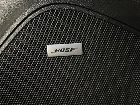 Used 2020 Chevrolet Trax LT w/ Sun & Sound Package image 18