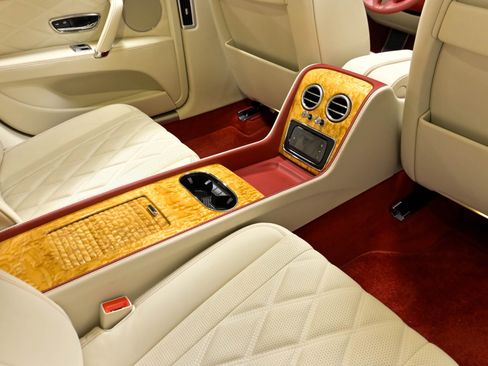 Used 2016 Bentley Flying Spur W12 AWD/4WD image 32