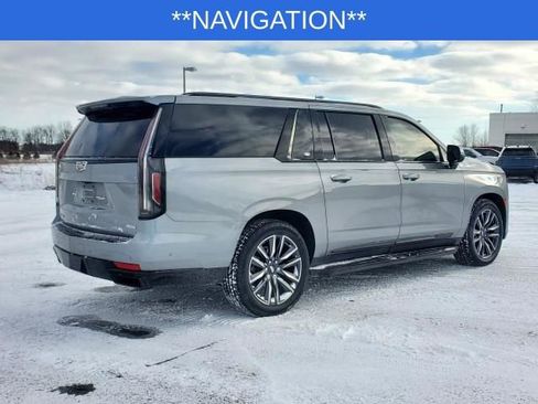 Used 2023 Cadillac Escalade ESV Sport Platinum image 4