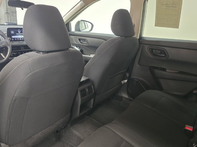 Used 2025 Nissan Rogue S FWD image 21