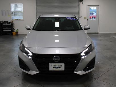 Used 2023 Nissan Altima 2.5 SV