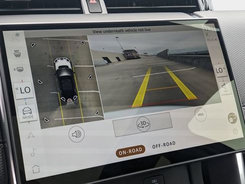New 2025 Land Rover Discovery Sport Dynamic SE AWD/4WD image 14