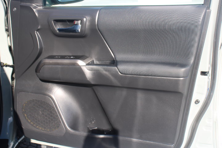 Used 2022 Toyota Tacoma TRD Off-Road AWD/4WD image 20
