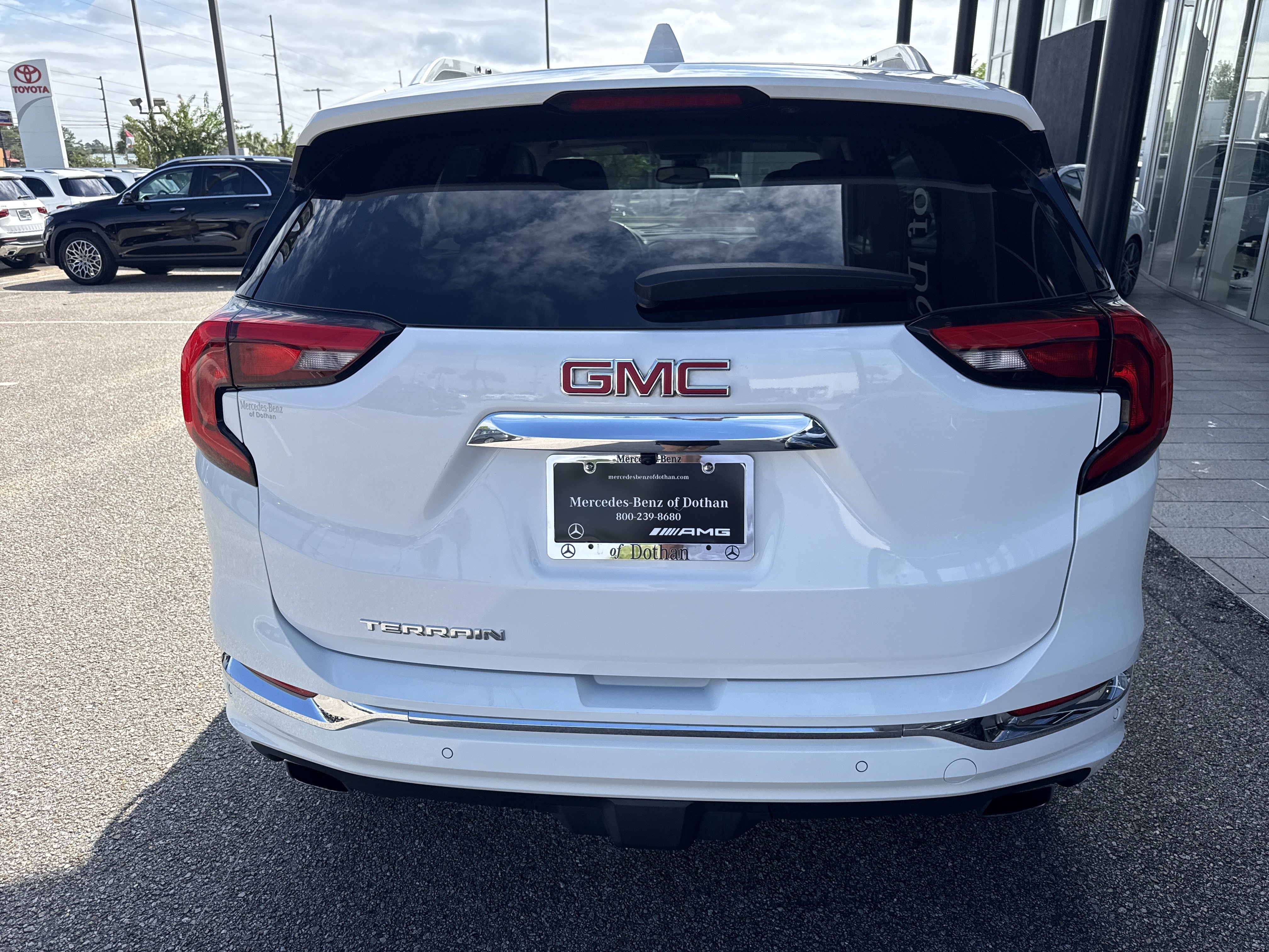 Used 2018 GMC Terrain Denali w/ Advanced Safety Package FWD image 3