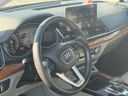 Used 2021 Audi Q5 e Premium Plus w/ Premium Plus Package AWD/4WD image 11