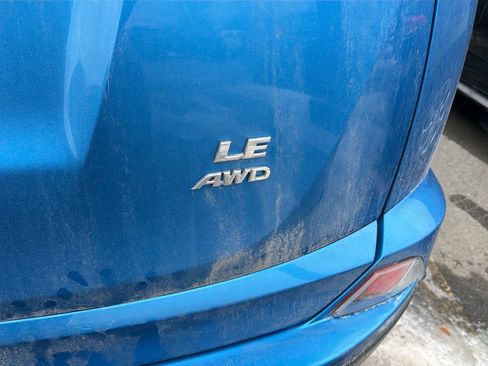 Used 2017 Toyota RAV4 LE image 10