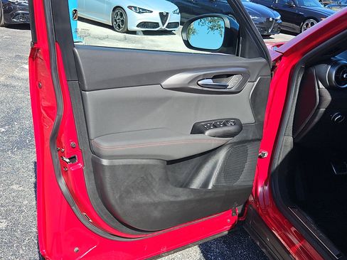 Used 2024 Alfa Romeo Tonale Veloce image 13