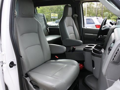 Used 2014 Ford E-250 and Econoline 250 Extended w/ Power Group image 13