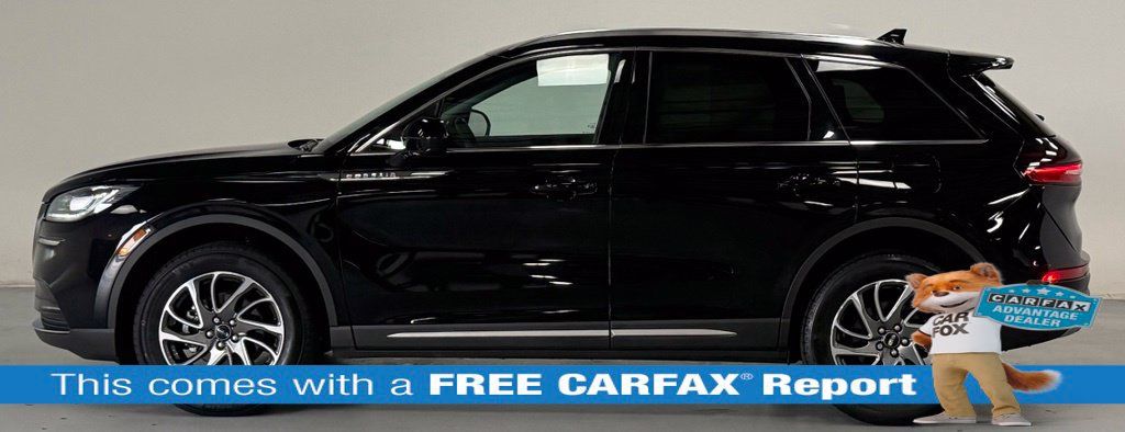 Used 2022 Lincoln Corsair AWD w/ Equipment Group 101A image 2