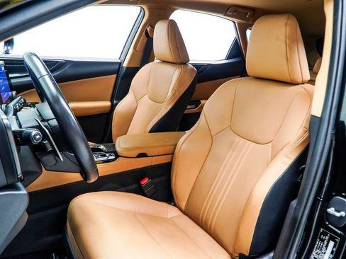 Used 2025 Lexus NX 250 FWD w/ Accessory Package (Z2) image 37