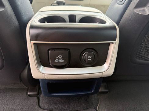 Used 2025 Kia Carnival SX Prestige FWD image 23