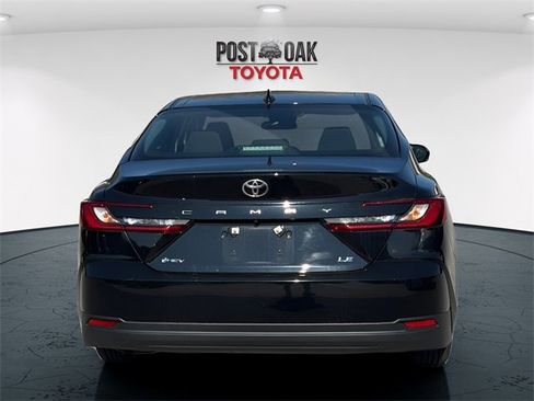 Used 2025 Toyota Camry LE image 6