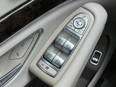 Used 2015 Mercedes-Benz S 550 Sedan image 48