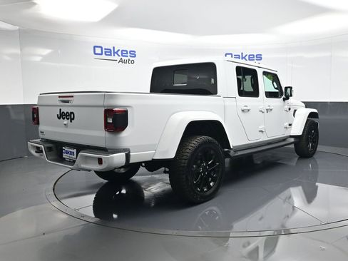 Used 2023 Jeep Gladiator Overland image 8