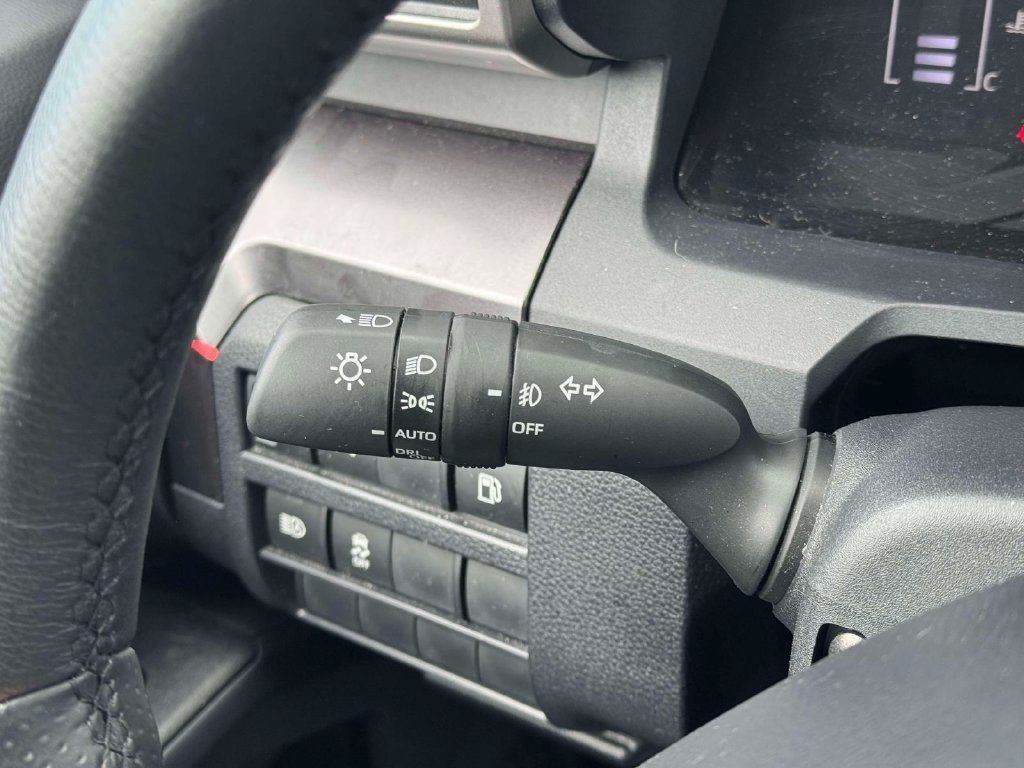 Used 2025 Toyota 4Runner SR5 AWD/4WD image 22
