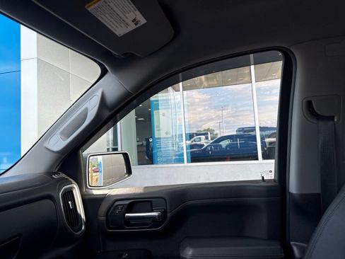 Used 2019 Chevrolet Silverado 1500 LT Trail Boss AWD/4WD image 28