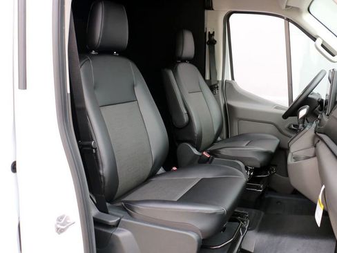 New 2026 Ford Transit 250 148 Medium Roof RWD image 19