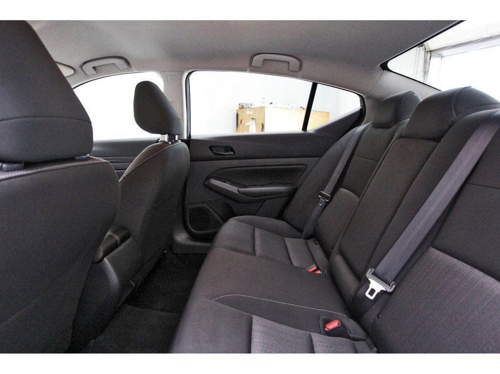Certified 2024 Nissan Altima 2.5 S FWD image 10